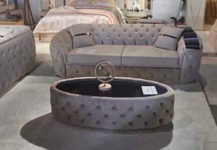 Canapea extensibila de lux HILTON stofa crem cu accente aurii si capitonaj Chesterfield Stildeco